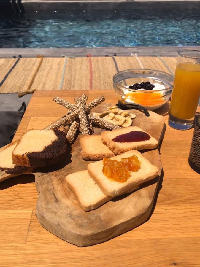 海岩和天空私人公寓式酒店 Merchia Beach 外观 照片